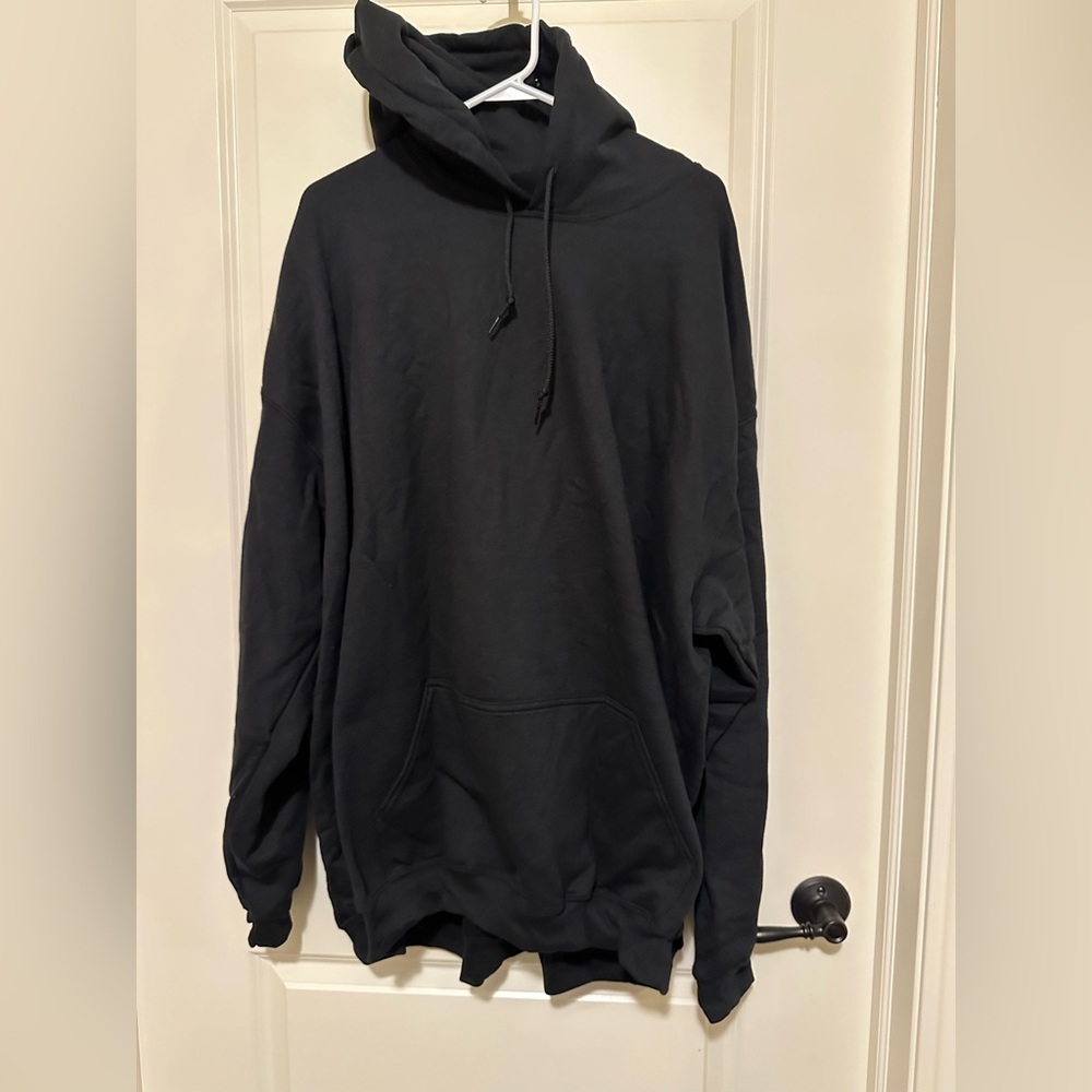 Gildan NWOT Heavy Blend Hooded Sweatshirt